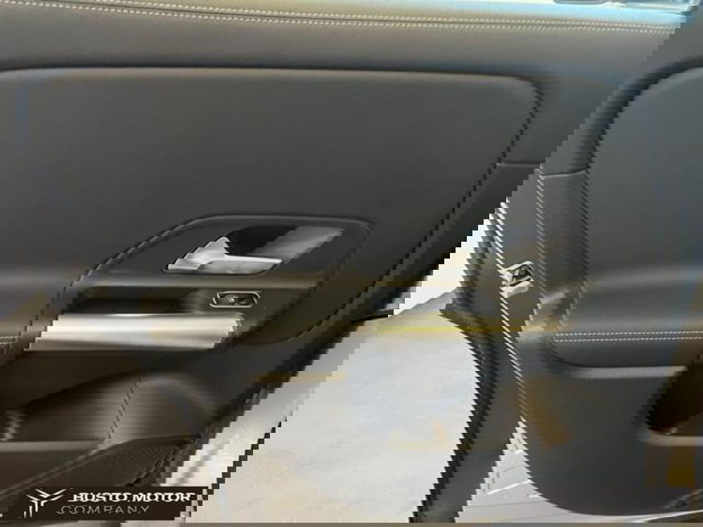 Mercedes-Benz GLA SUV usata a Varese (15)