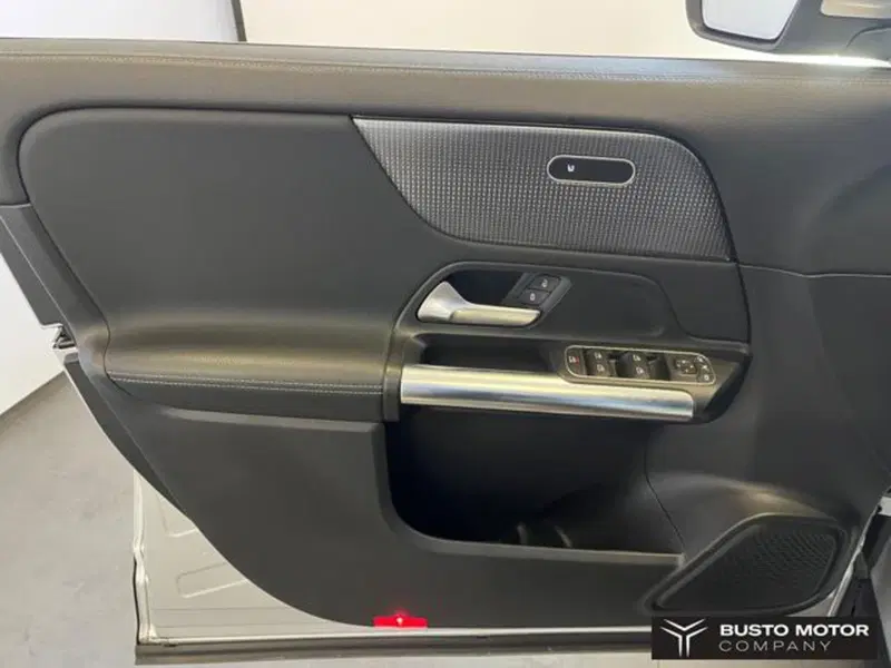 Mercedes-Benz GLA SUV usata a Varese (7)