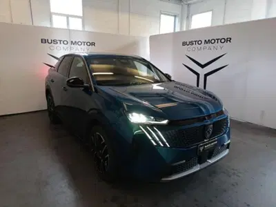 Peugeot 3008 1.2 hybrid Allure 145cv e-dcs6 del 2024 usata a Olgiate Olona
