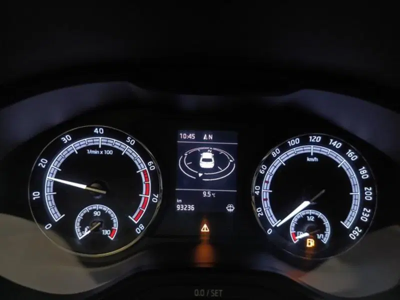 Skoda Karoq usata a Varese (12)