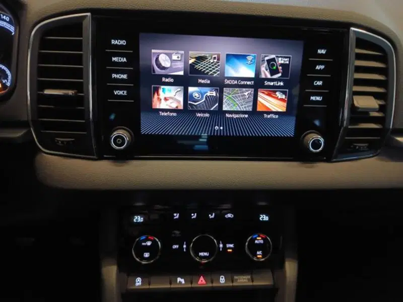 Skoda Karoq usata a Varese (13)