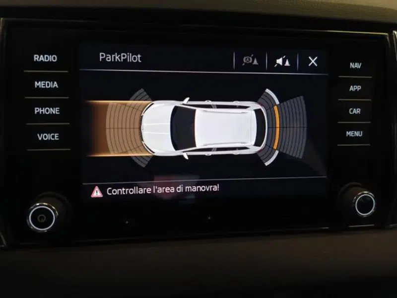 Skoda Karoq usata a Varese (16)