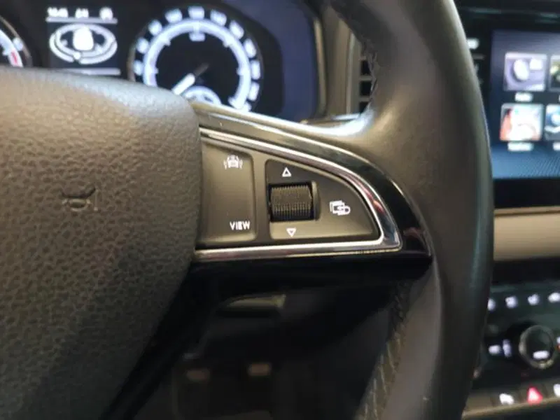 Skoda Karoq usata a Varese (18)