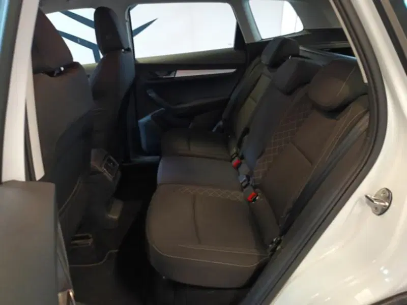 Skoda Karoq usata a Varese (9)