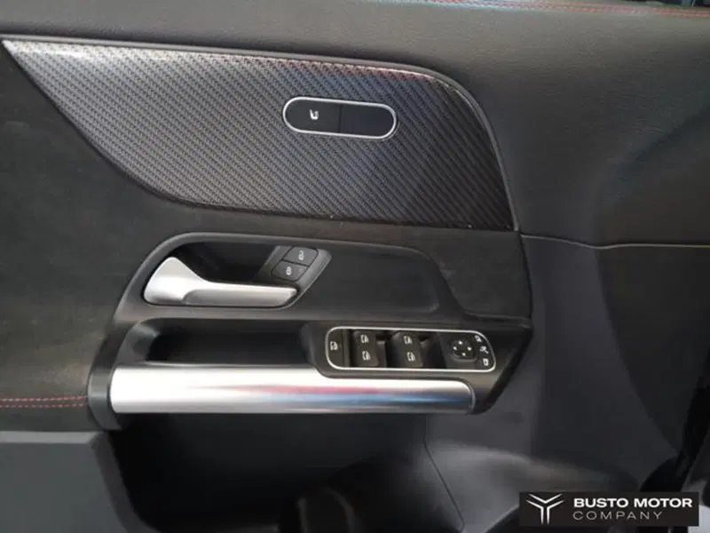 Mercedes-Benz GLA SUV usata a Varese (11)