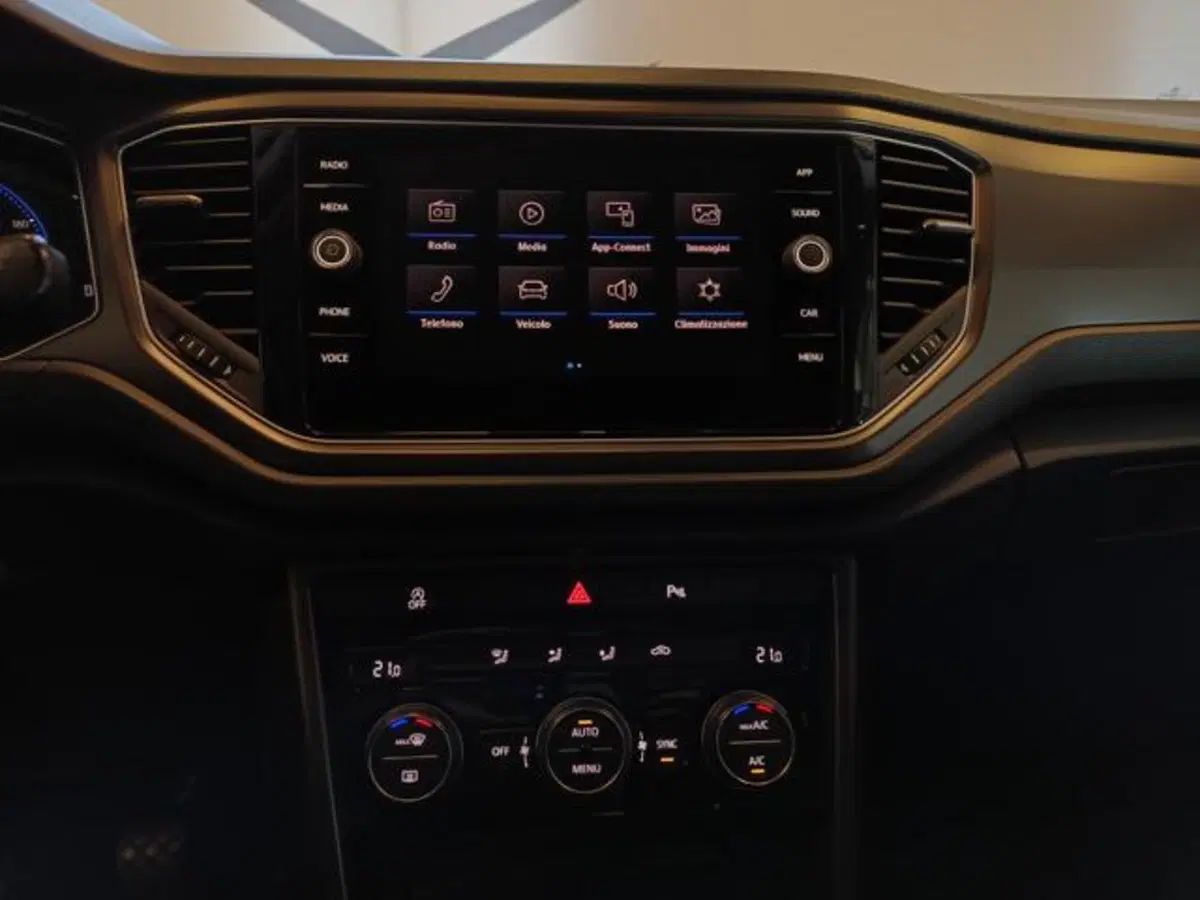 Volkswagen T-Roc usata a Varese (13)