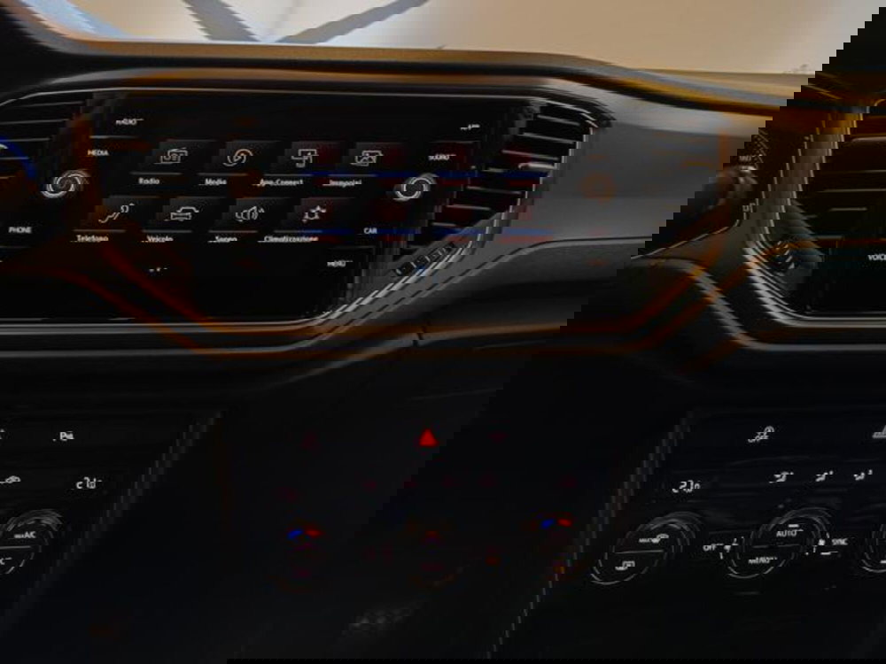 Volkswagen T-Roc usata a Varese (13)