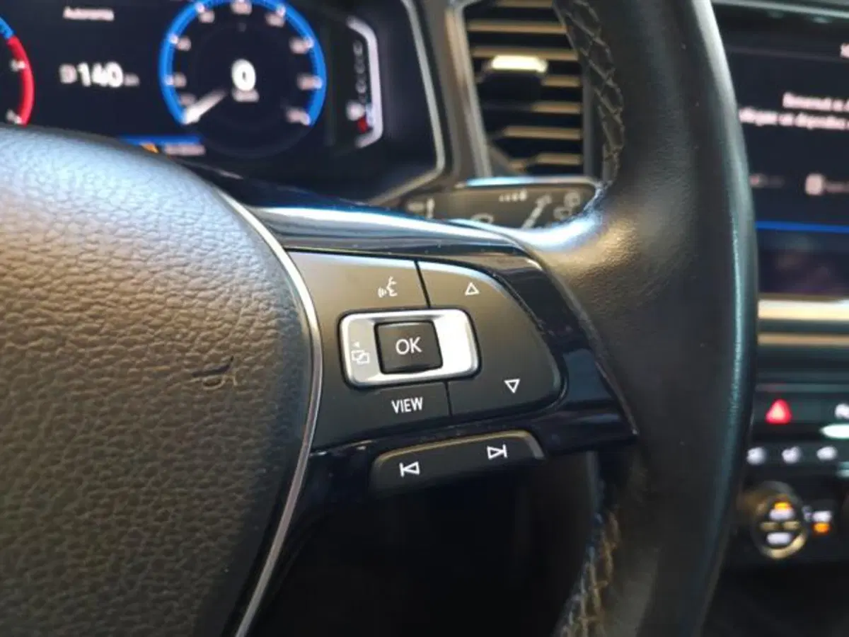 Volkswagen T-Roc usata a Varese (17)