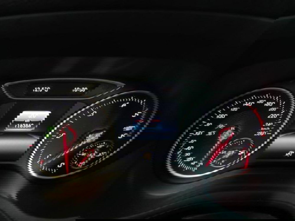 Mercedes-Benz Classe B usata a Varese (12)