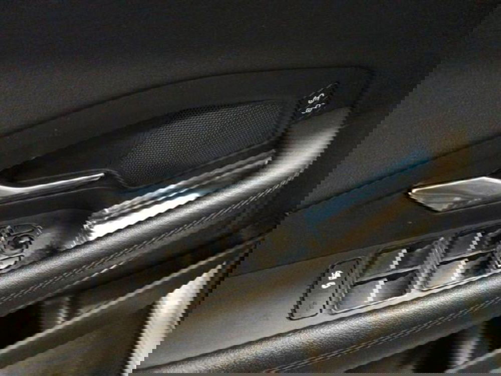 Jaguar E-Pace usata a Varese (11)