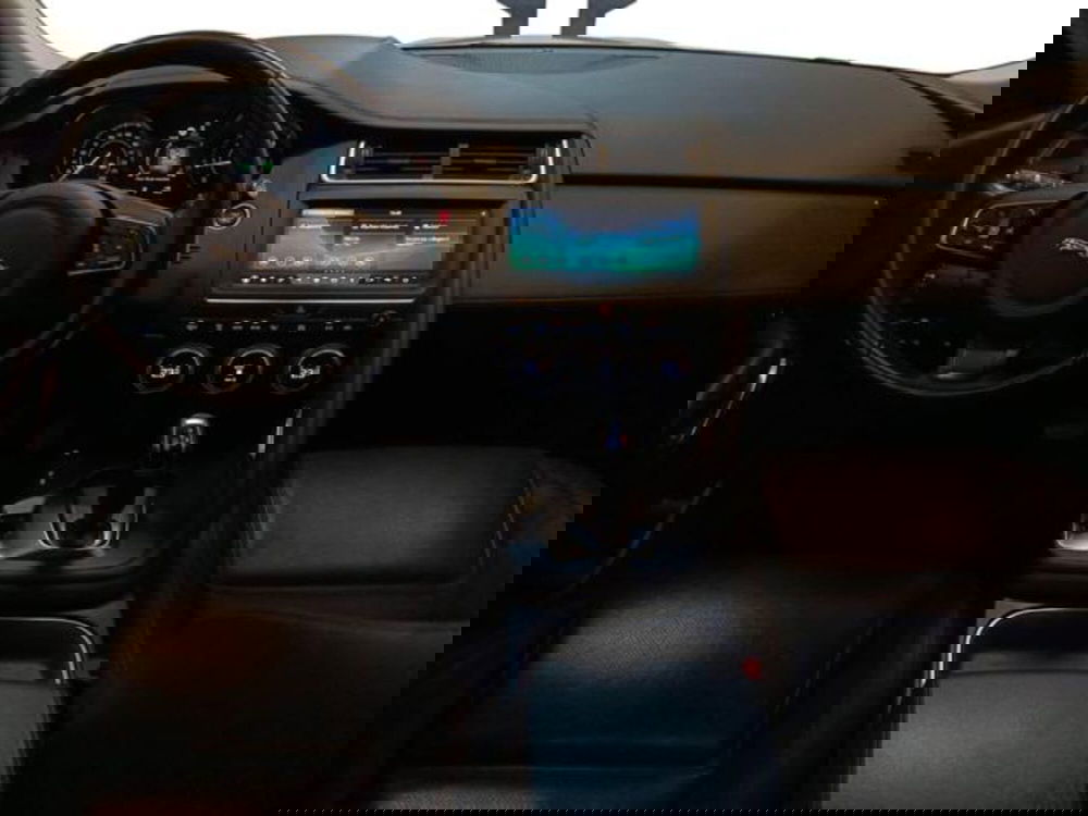 Jaguar E-Pace usata a Varese (12)