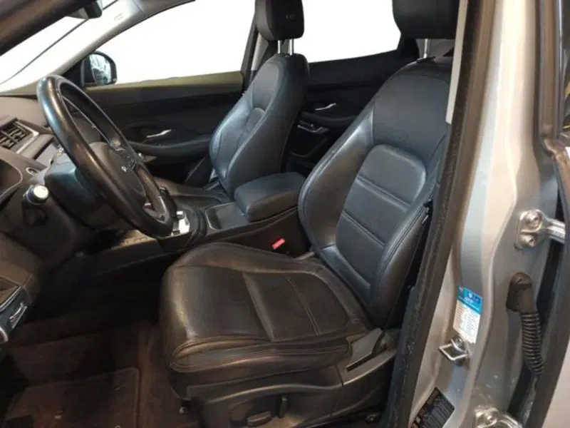 Jaguar E-Pace usata a Varese (8)