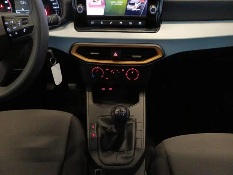 SEAT Arona usata a Varese (15)