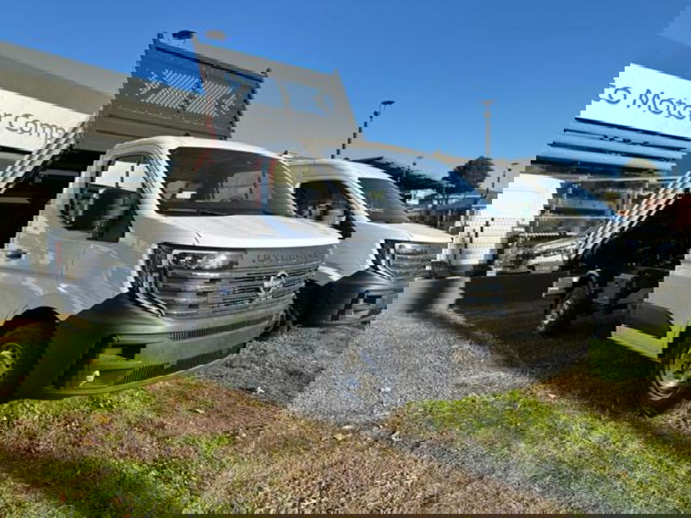 Nissan Interstar Furgone nuova a Varese