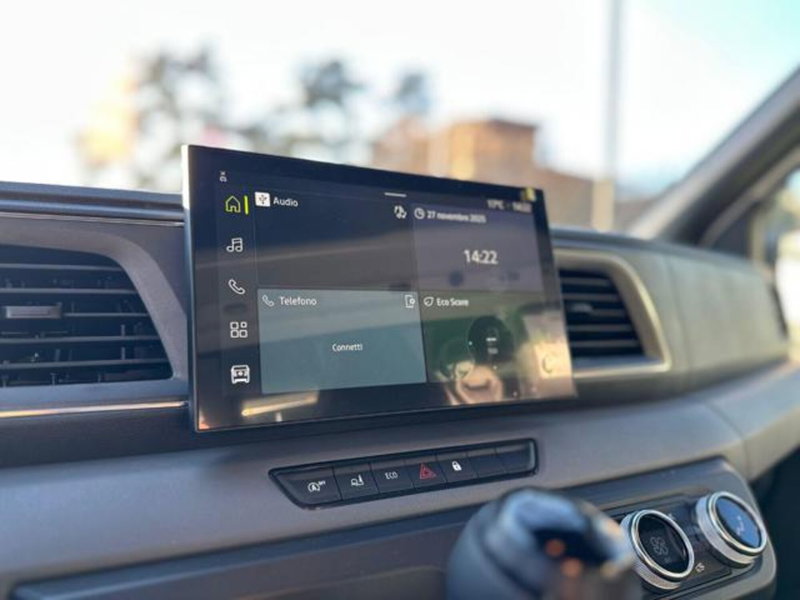 Nissan Interstar Furgone nuova a Varese (9)