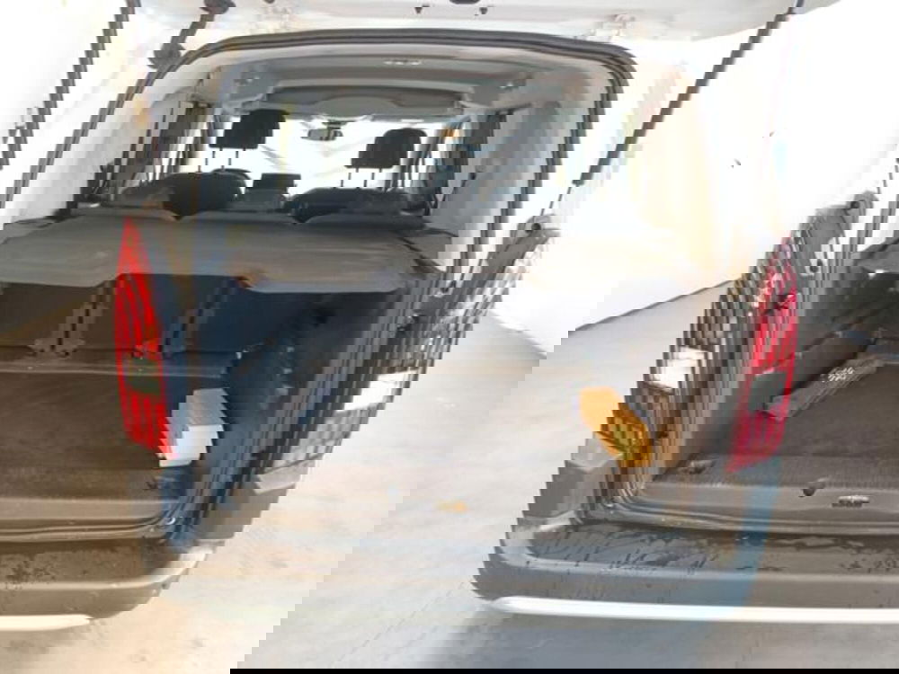 Peugeot Rifter usata a Varese (10)