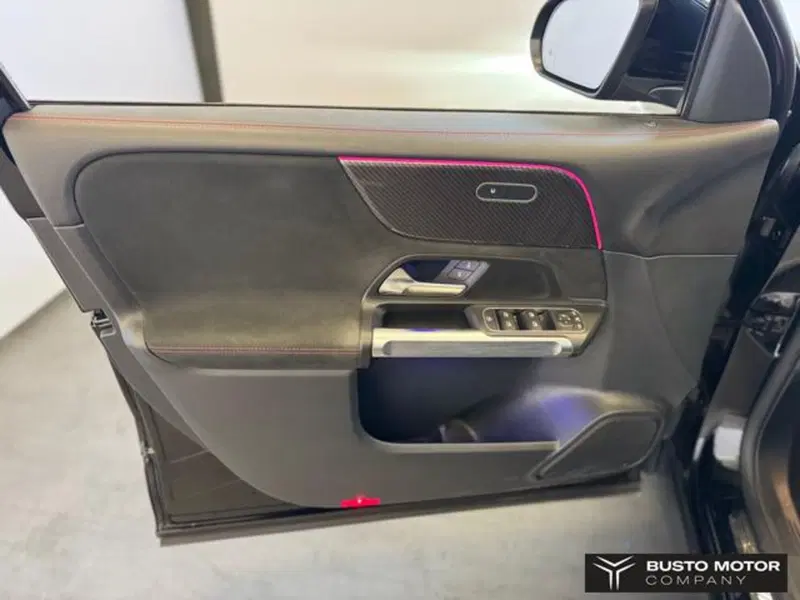 Mercedes-Benz GLB usata a Varese (8)
