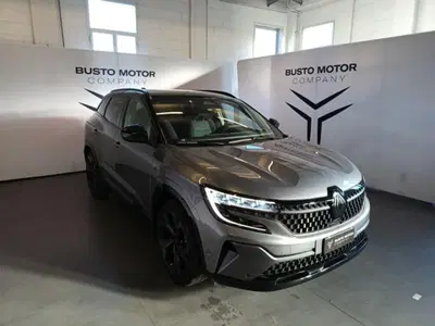 Renault Austral 1.2 full hybrid Iconic Esprit Alpine 200cv auto del 2023 usata a Olgiate Olona
