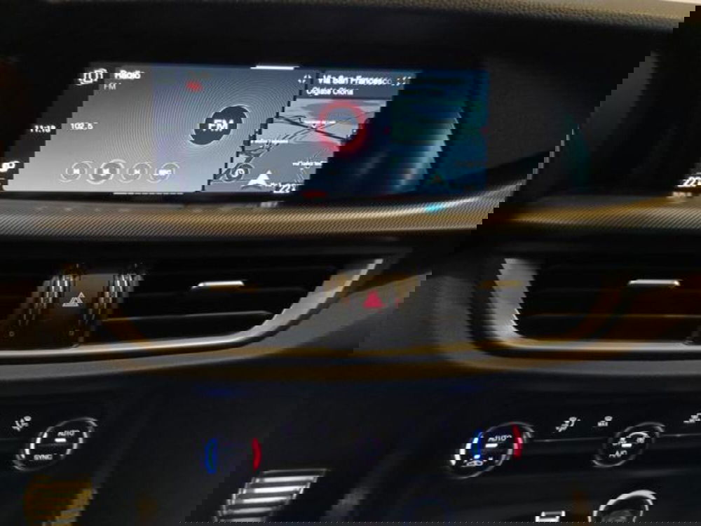 Alfa Romeo Stelvio usata a Varese (13)