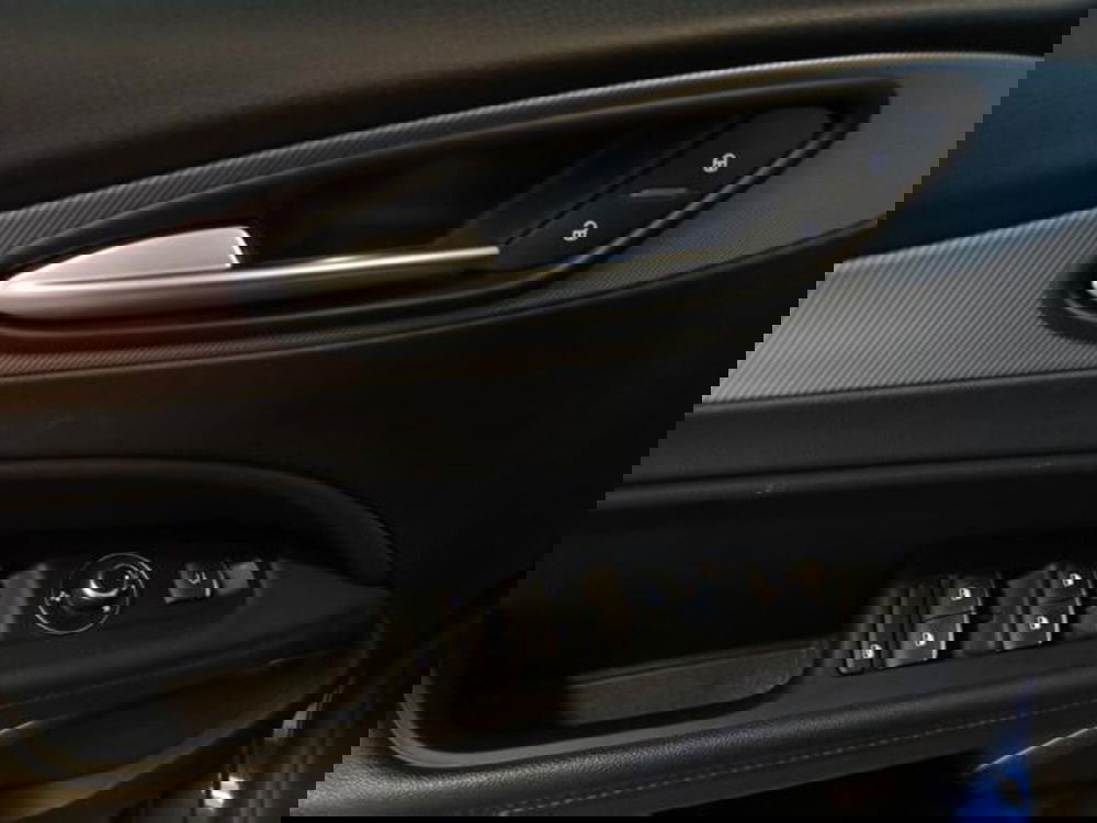 Alfa Romeo Stelvio usata a Varese (17)