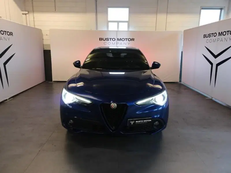 Alfa Romeo Stelvio usata a Varese (2)