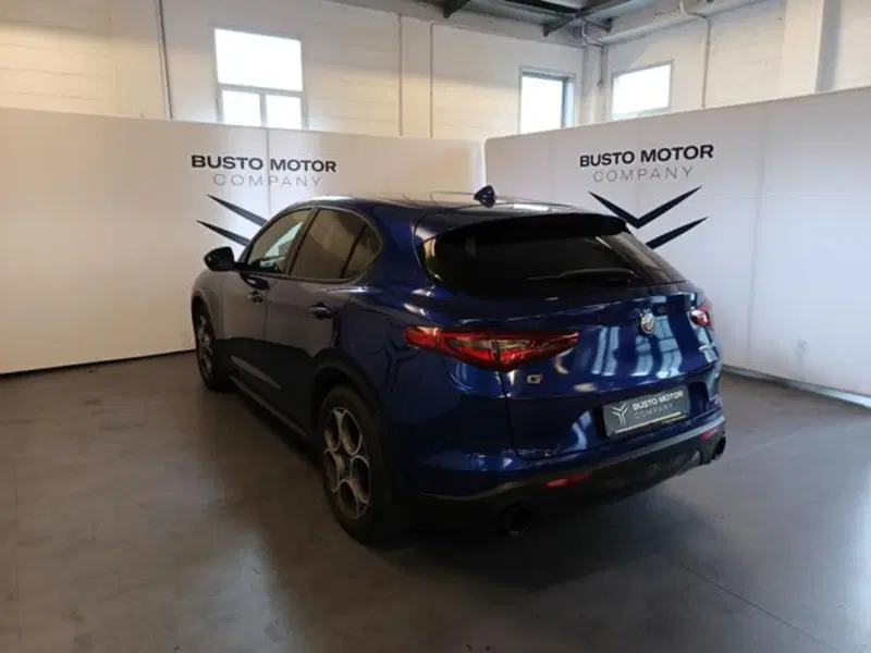 Alfa Romeo Stelvio usata a Varese (4)