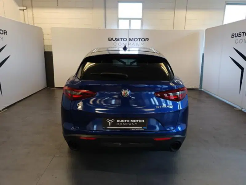 Alfa Romeo Stelvio usata a Varese (5)