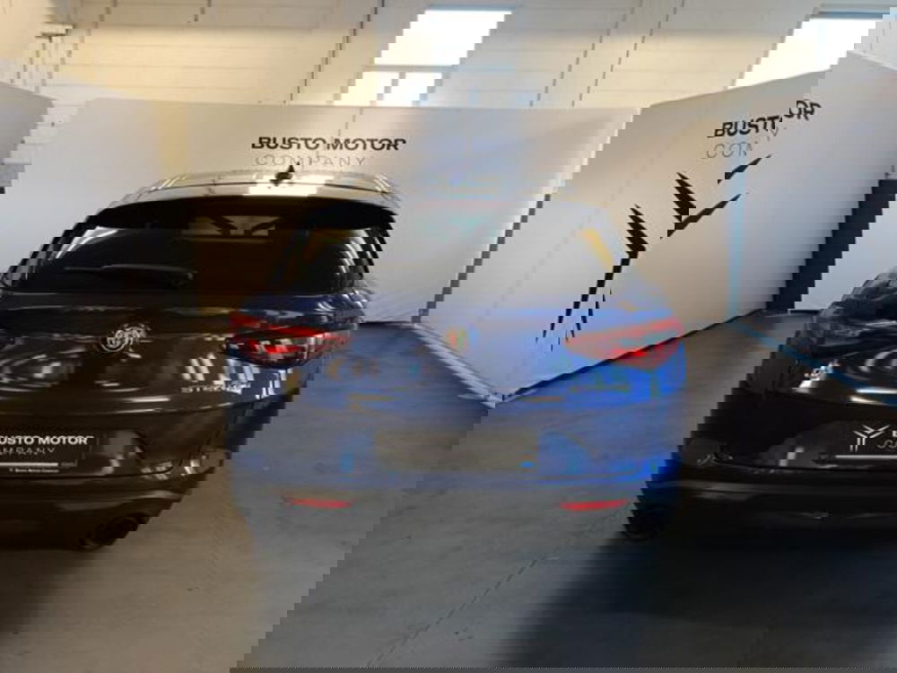 Alfa Romeo Stelvio usata a Varese (5)