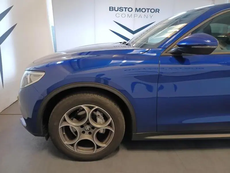 Alfa Romeo Stelvio usata a Varese (7)