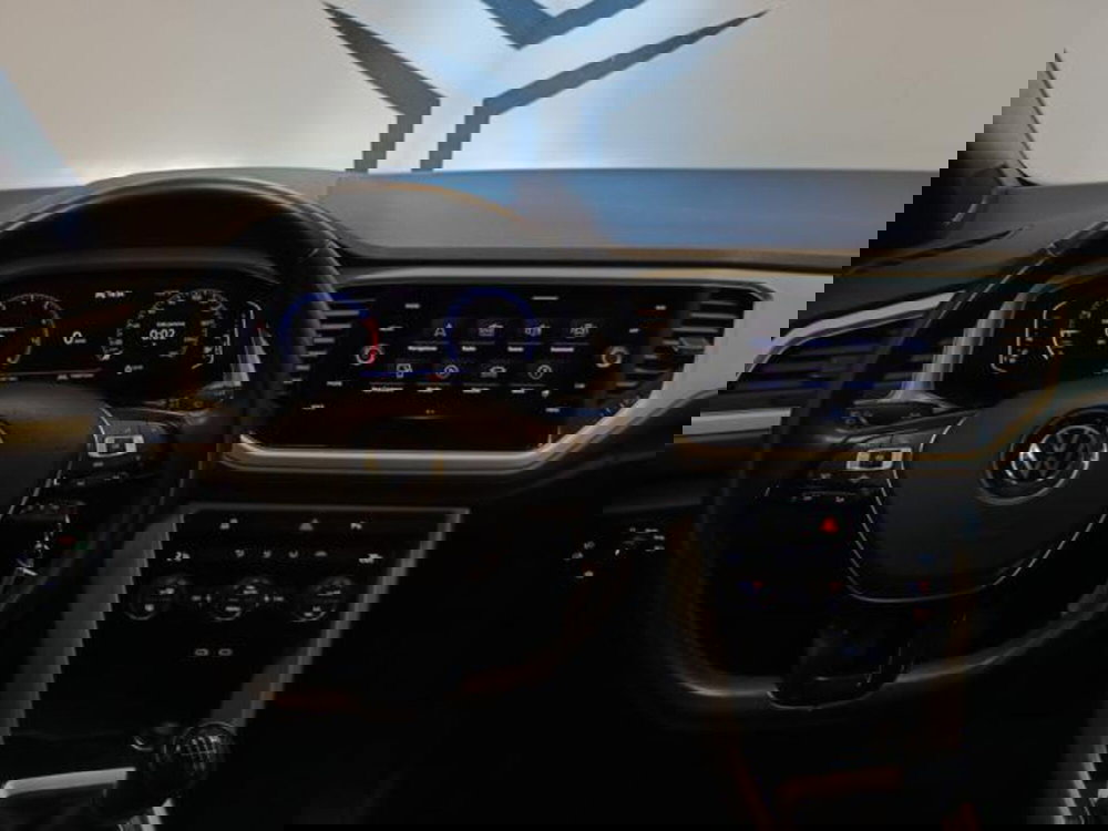 Volkswagen T-Roc Cabrio usata a Varese (11)