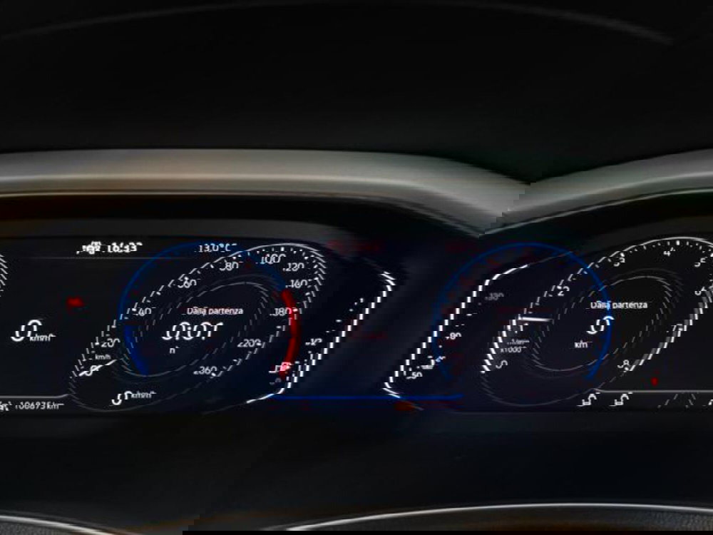 Volkswagen T-Roc Cabrio usata a Varese (12)