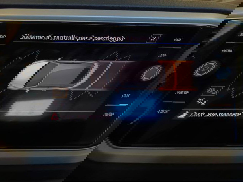 Volkswagen T-Roc Cabrio usata a Varese (15)