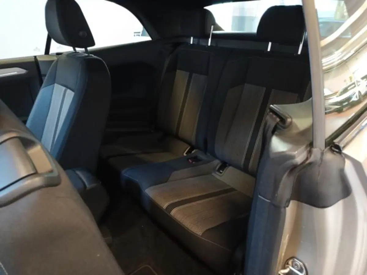 Volkswagen T-Roc Cabrio usata a Varese (9)