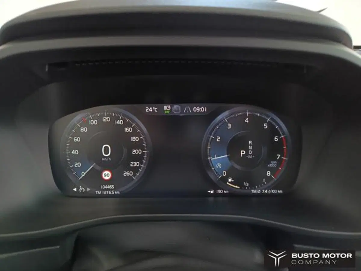 Volvo XC40 usata a Varese (12)