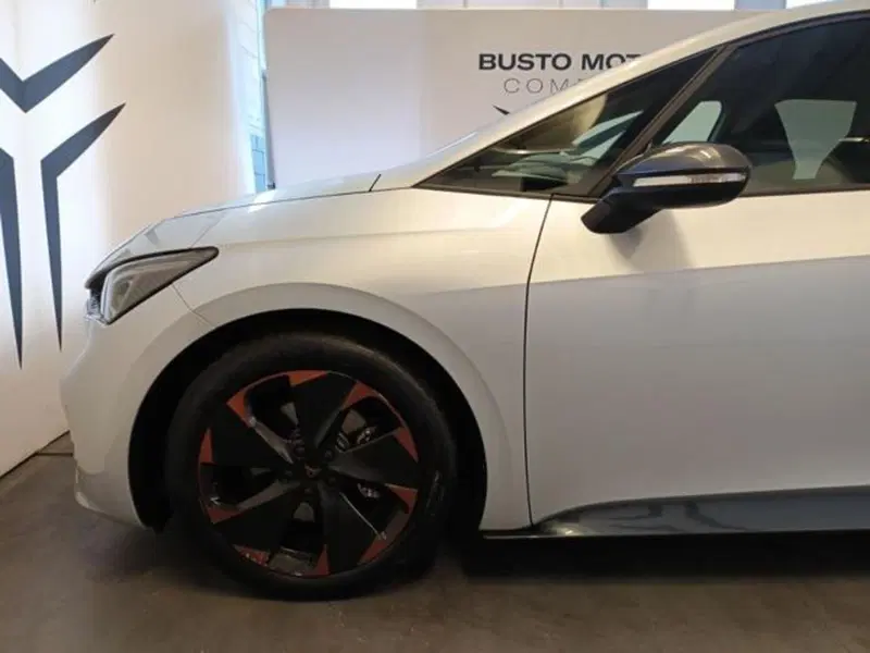 Cupra Born usata a Varese (7)