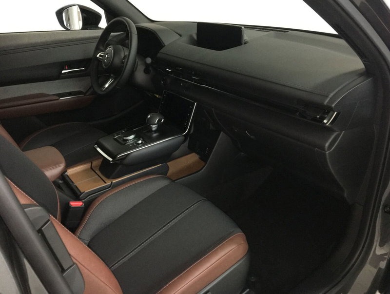 Mazda MX-30 nuova a Catanzaro (12)