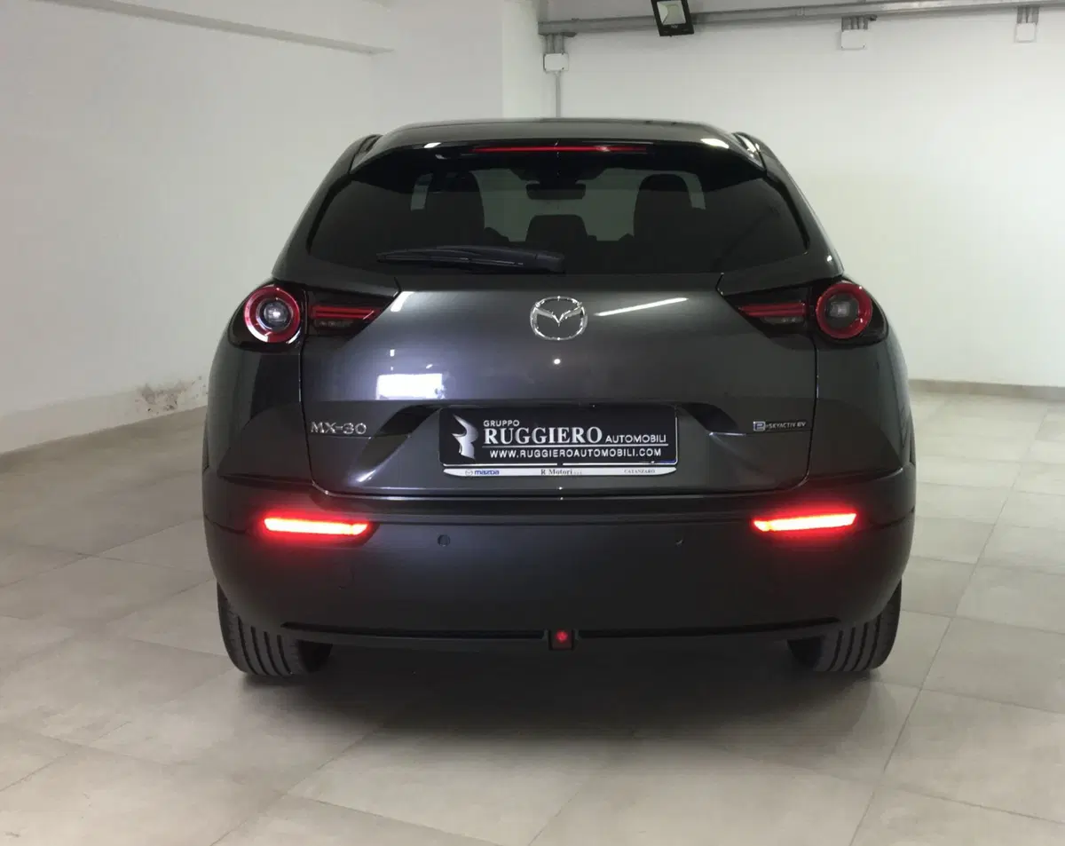 Mazda MX-30 nuova a Catanzaro (8)