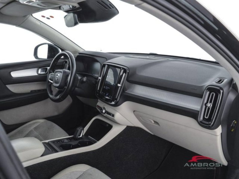Volvo XC40 usata a Perugia (12)