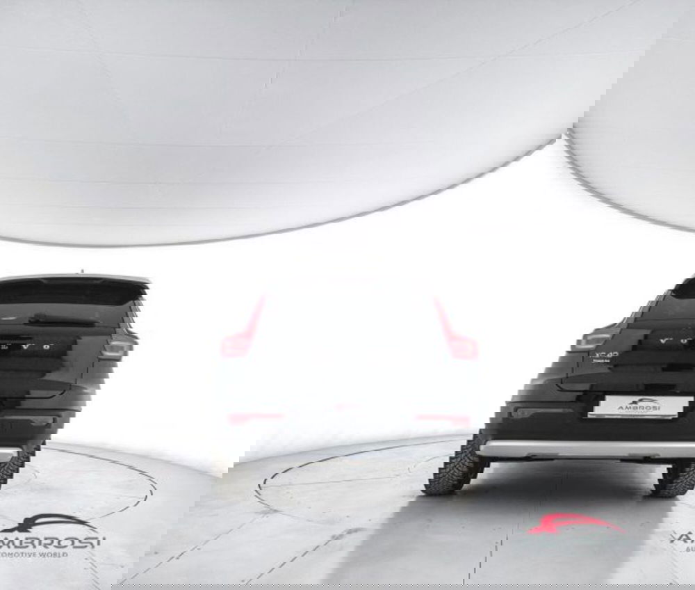 Volvo XC40 usata a Perugia (6)