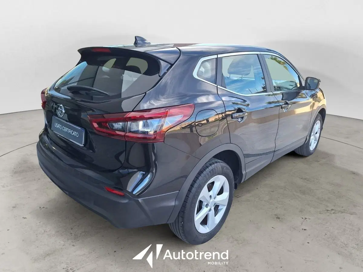 Nissan Qashqai usata a Bari (2)