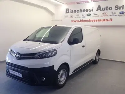 Toyota Proace Max Furgone Max 33 2.2d 120cv L2H2 Business nuova a Cremona