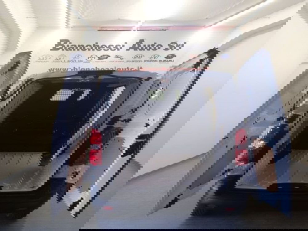 Toyota Proace Max Furgone nuova a Cremona (10)