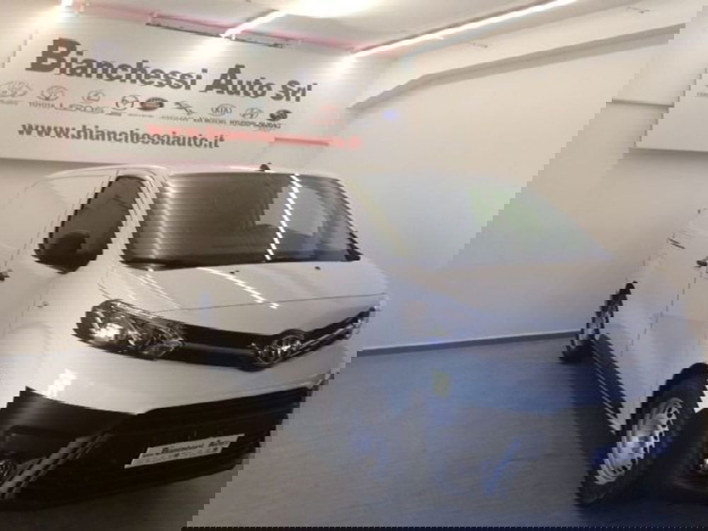 Toyota Proace Max Furgone nuova a Cremona (4)
