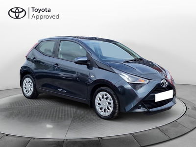 Toyota Aygo 1.0 VVT-i 72 CV 5 porte x-play MMT del 2019 usata a Latina