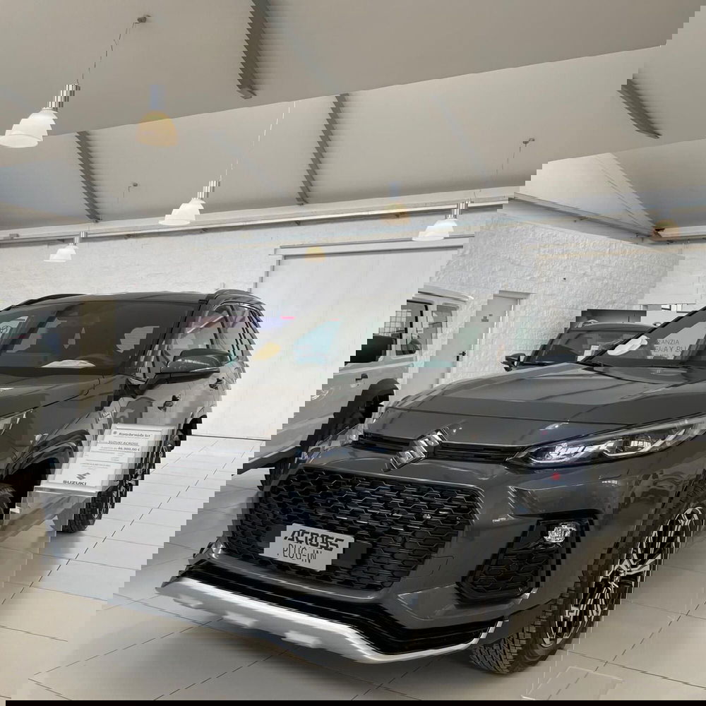 Suzuki Across nuova a Cremona