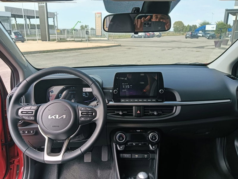 Kia Picanto nuova a Cremona (5)