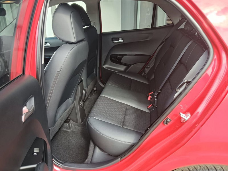 Kia Picanto nuova a Cremona (8)