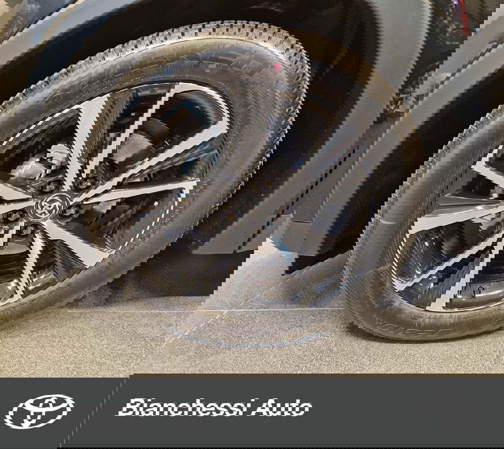 Toyota Toyota C-HR nuova a Cremona (8)