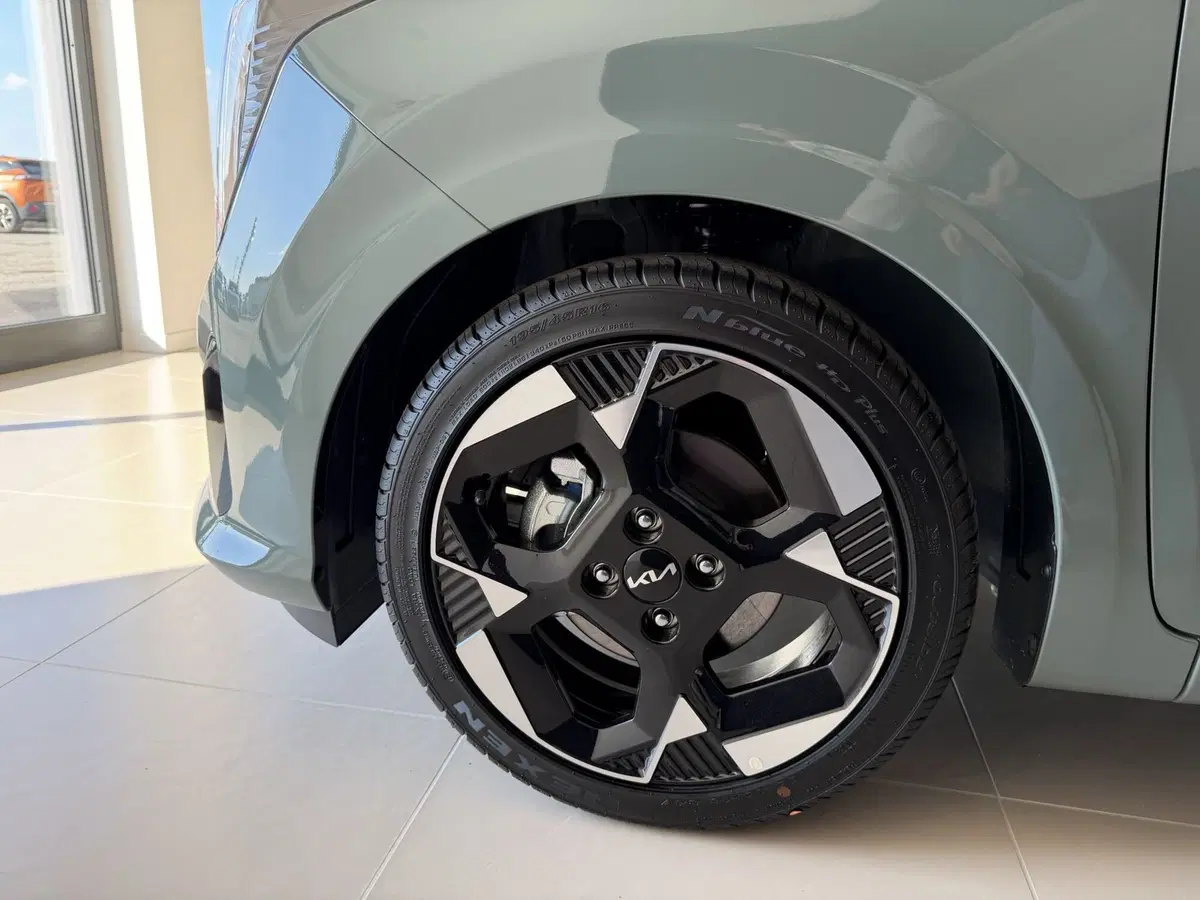 Kia Picanto nuova a Cremona (4)
