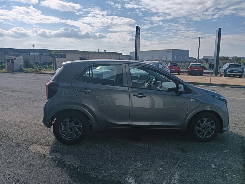 Kia Picanto nuova a Cremona (4)
